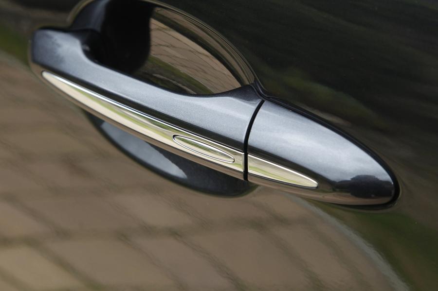  Jaguar XJ 2012 года  (UK) (фото 18 из 121)